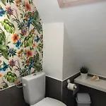 Gazde/Camere de închiriat Casa Angela *