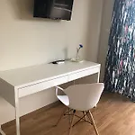 Gazde/Camere de închiriat Casa Angela *