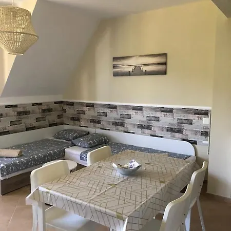ホームステイ Casa Angela プリモルスコ